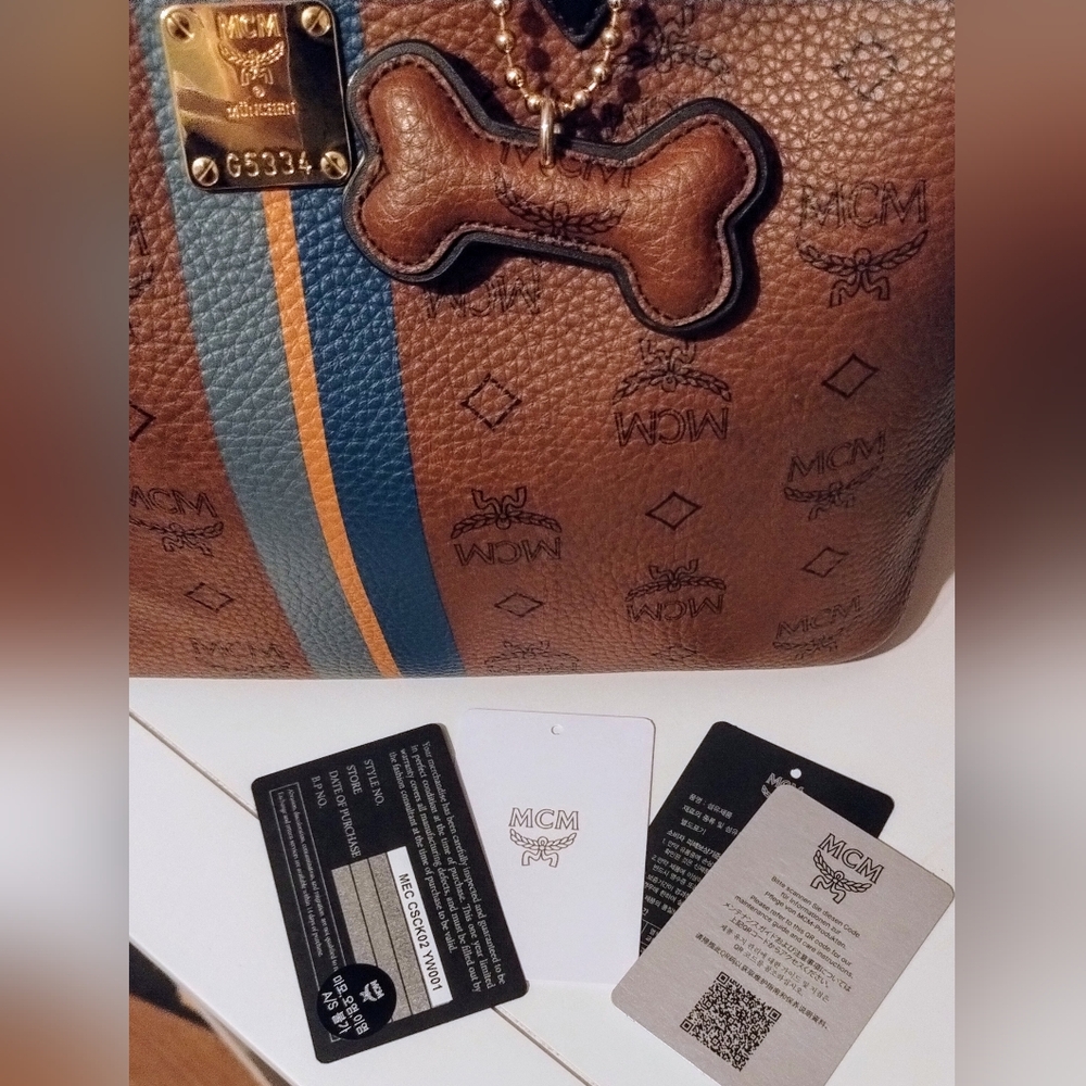 MCM Tote With MCM Bone Bag Charm And Card Of Authentication EUC - Picture 3 of 13